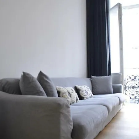 Bright & Renovated Historical